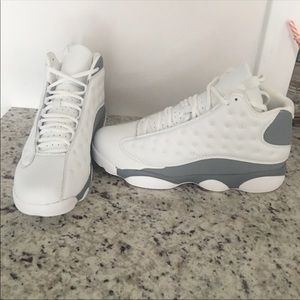 Men’s basketball sneakers